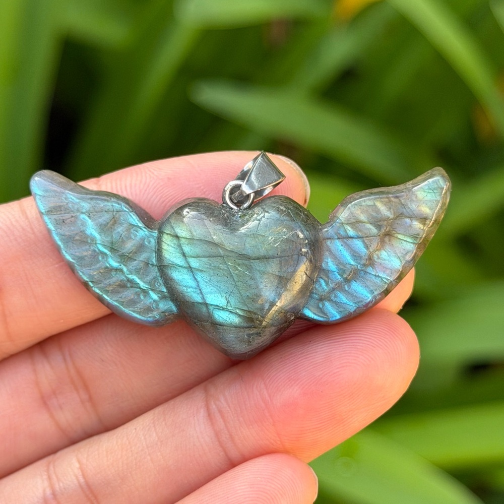 Stainless steel flying heart flashy labradorite pendant 0879 - Picture 6 of 8